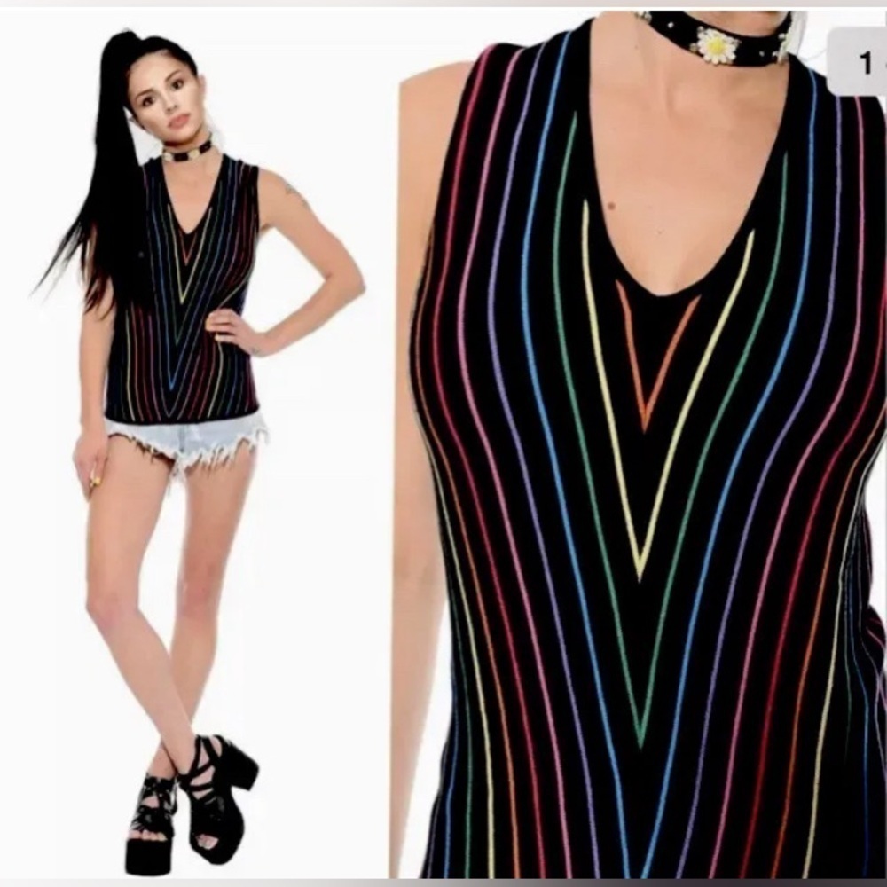 World Republic Silk/Viscose Blend Y2K Chevron Rainbow Stripe Top Size Medium